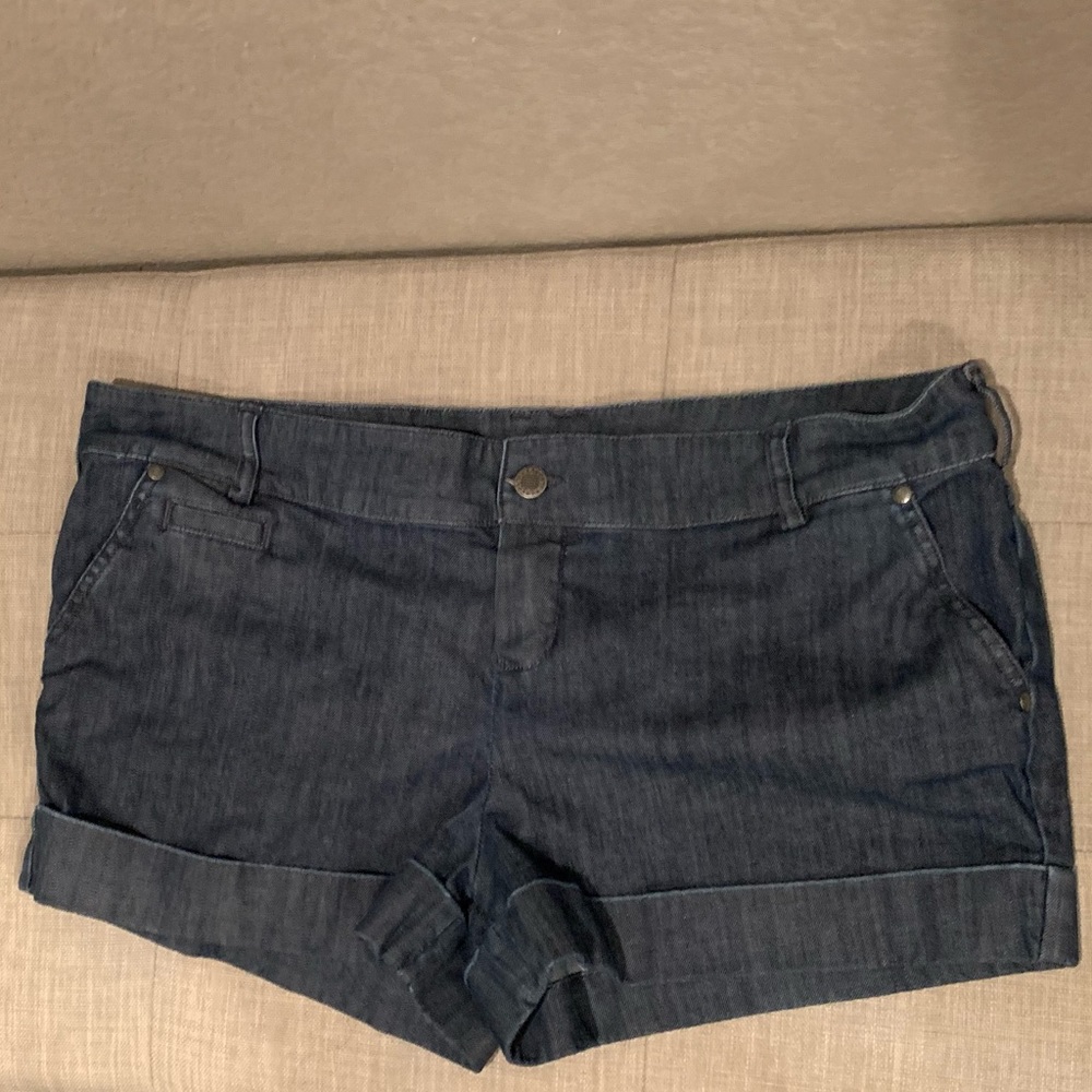 Lacoste Denim Women's Cuffed Shorts Size 46